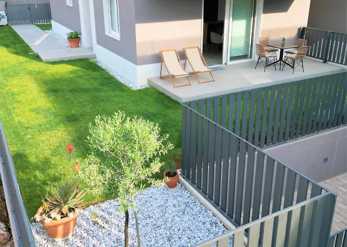 With Parking Space - 24316 Appartement