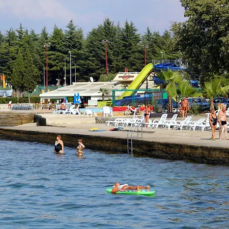 With Parking Space - 24316 Appartamento Porec